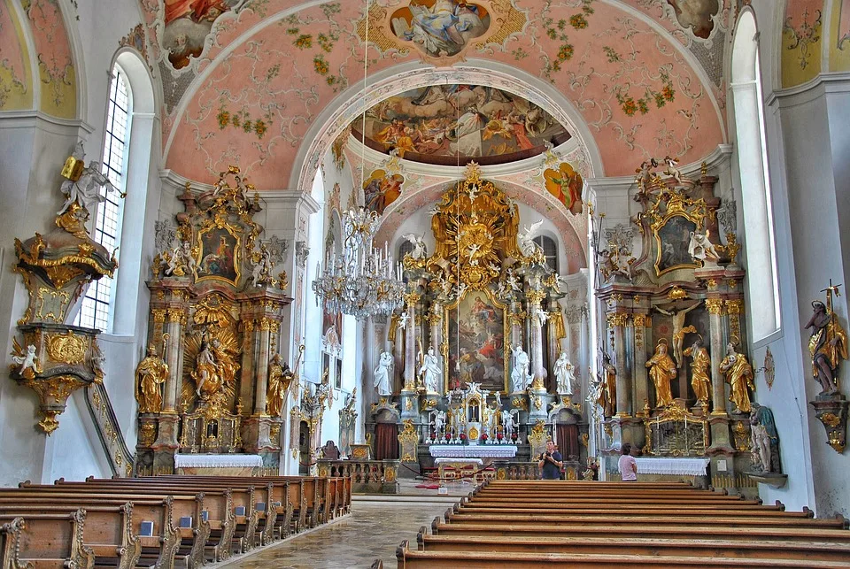 „Feierliches Ludwigsfeuer: Oberammergau erleuchtet die Nacht“