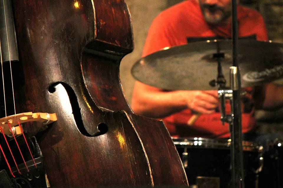 „Märchen und Jazz im Grand-Hotel: Operettenabend in Duisburg“