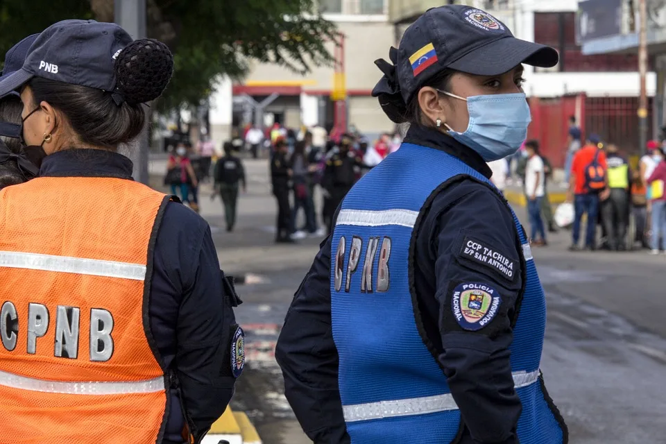 „Tough like a Cop“: Spannende Einblicke in die Polizei-Arbeit in Osnabrück