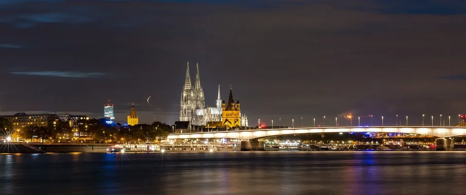 122 neue Nachwuchskräfte starten ihre Karriere beim Kölner Zoll