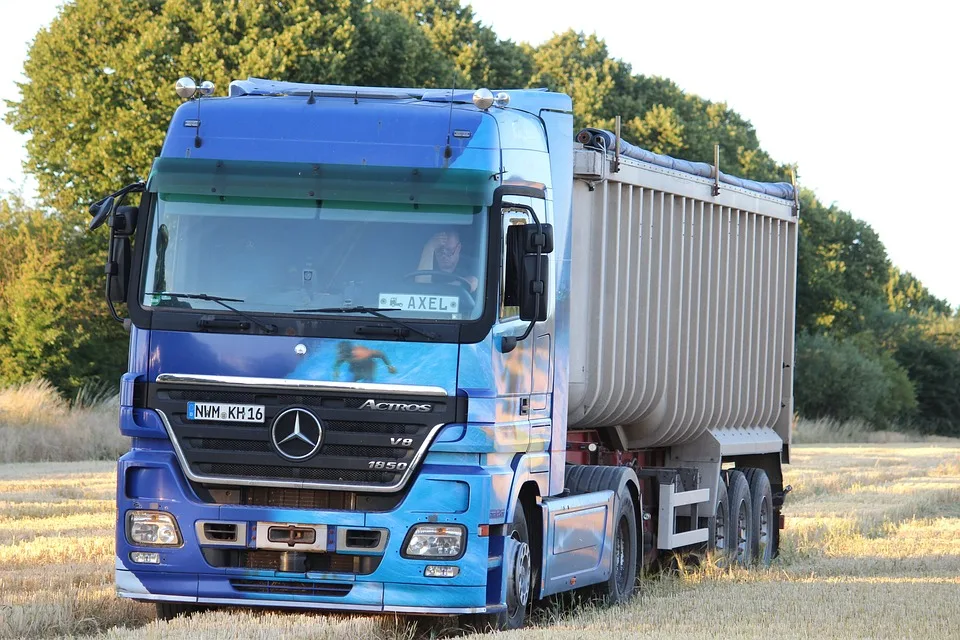 A21 bei Leezen: Schwerer Lkw-Unfall sorgt für massive Verkehrsbehinderungen