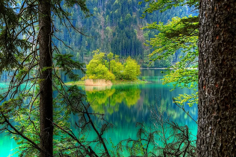 Besucherstrom am Eibsee: Anwohner im Stau der Urlauber