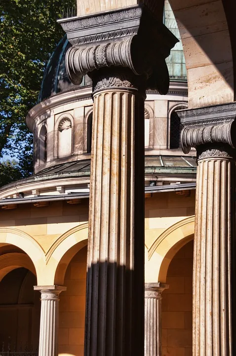 Die Friedenskirche: Ein Denkmal der Liebe und Geschichte in Potsdam