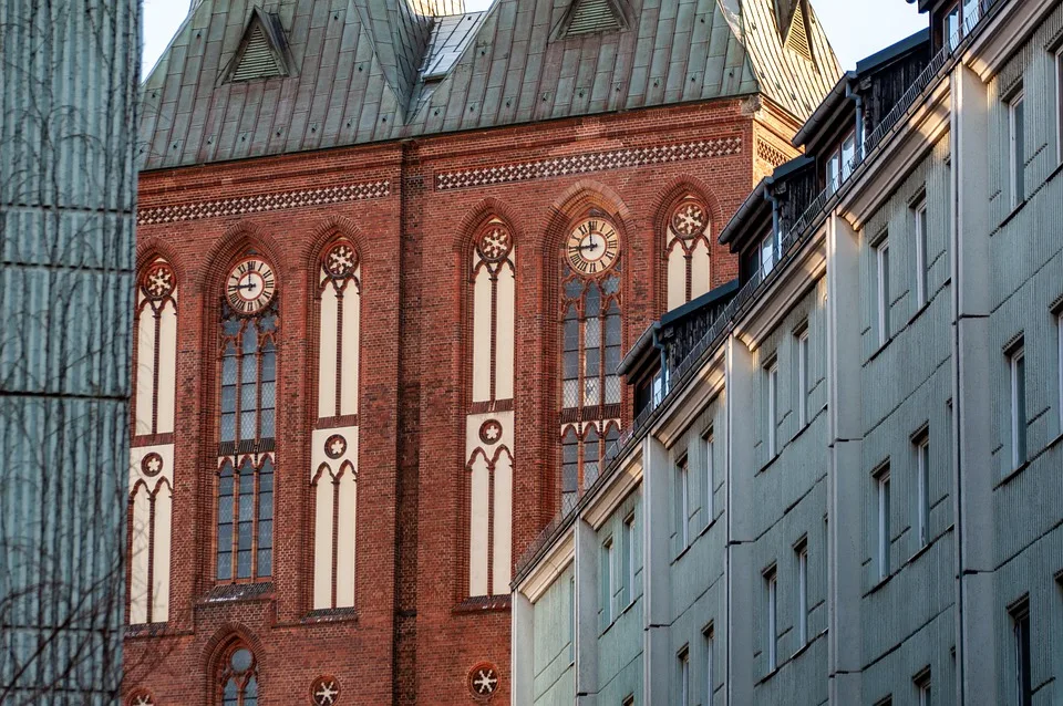 Die Nikolaikirche im Schock: Drei wertvolle Kerzenständer gestohlen!