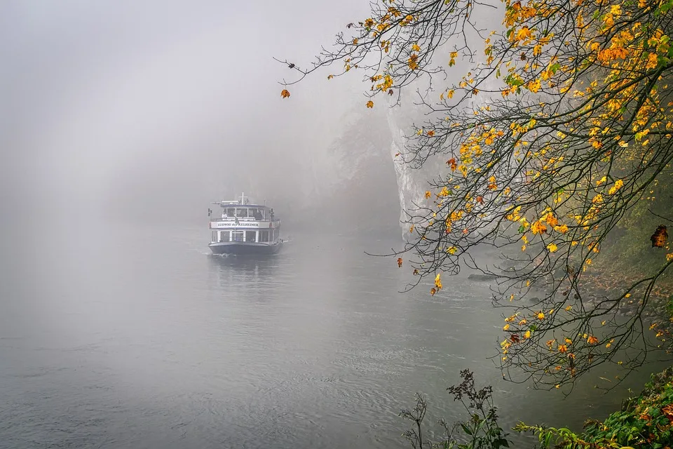 Drama an der Donau: Suche nach vermissten Badenden geht weiter