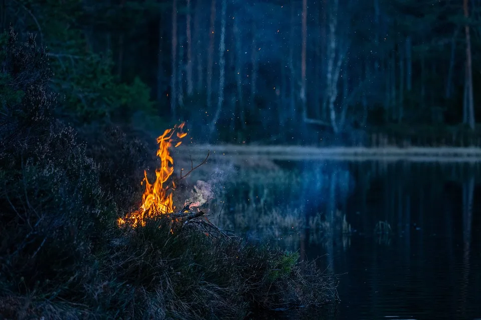 Drama in Kleve: Großbrand an der Lohengrinstraße – Feuerwehr im Einsatz!