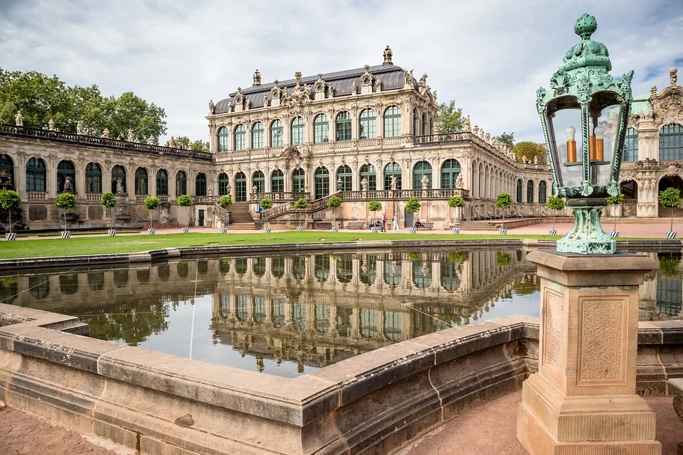 Dresden unter Druck: Abrissarbeiten an Carolabrücke laufen auf Hochtouren!