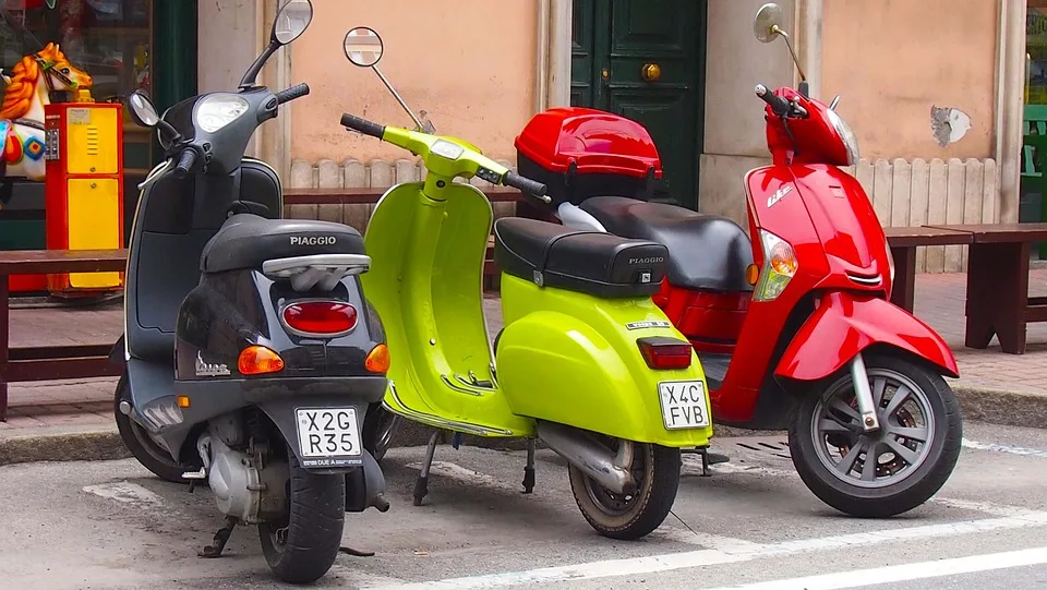 E-Scooter-Unfall in Schifferstadt: Fahrer flieht nach Kollision!