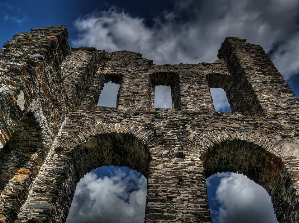 Entdecken Sie Sachsens Mittelalter: Ein Tag auf Burg Kriebstein!