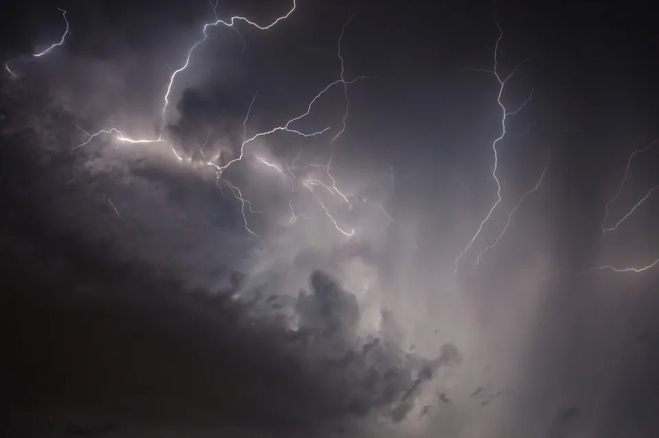 Extreme Unwetter droht: Deutschland bereitet sich auf Sintflut vor!