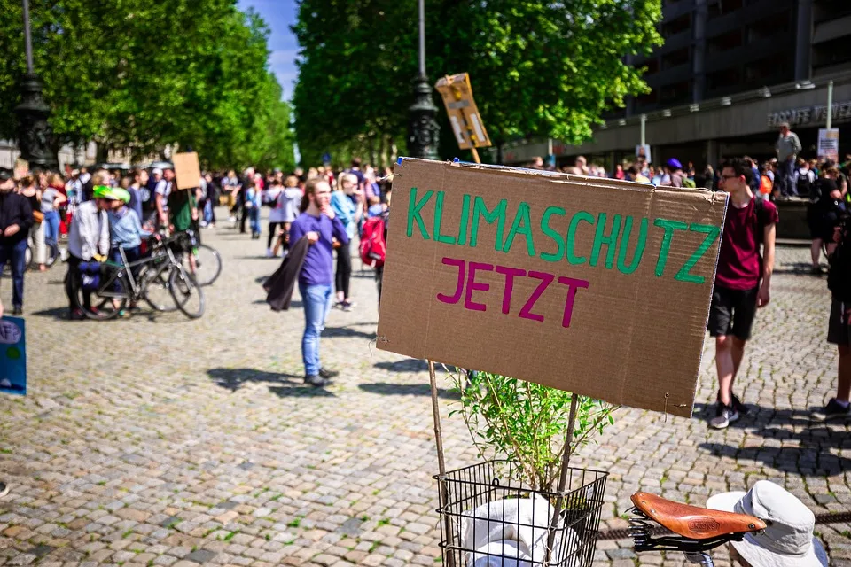 Festnahme Auf Campus Gesuchter Aktivist Bei Protest In Saarbruecken Schnappen.jpg