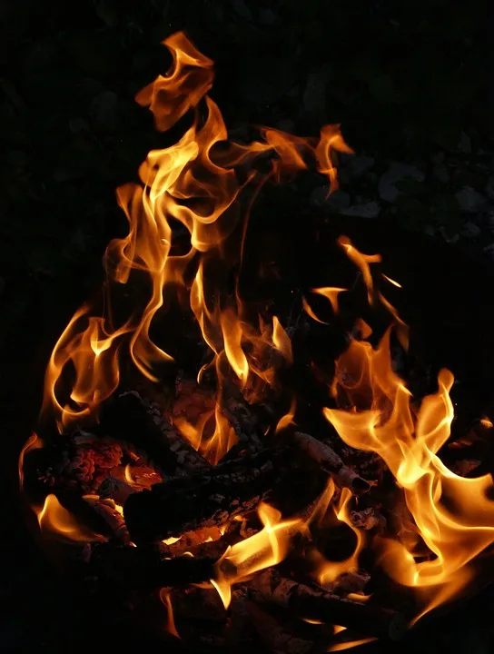 Feuer-Drama auf A11: Lkw-Brand stoppt Verkehr stundenlang!