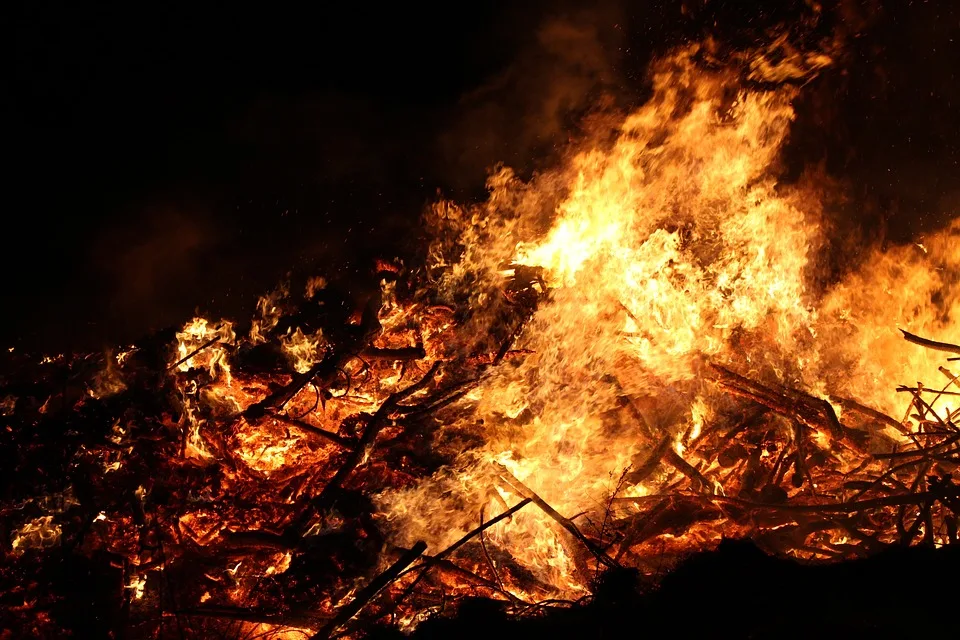 Feuer in Darmstadt: Garage brennt nach technischem Defekt