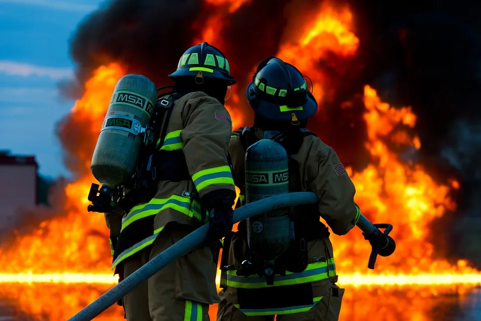 Feuerwehr unter Druck: Mängel, Investitionen und mögliche Fusionen in Höxter!