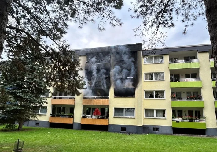 Furchtbarer Wohnungsbrand in Gladbeck: Menschenleben in Gefahr