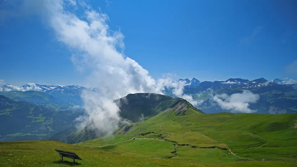 Herbstliche Wandergenüsse: Die beliebtesten Wanderwege Deutschlands entdecken