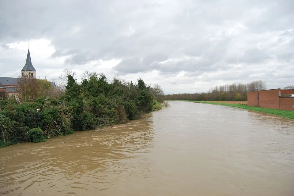 Hochwasser-Chaos in Bayern und Sachsen: Flüsse steigen gefährlich schnell!