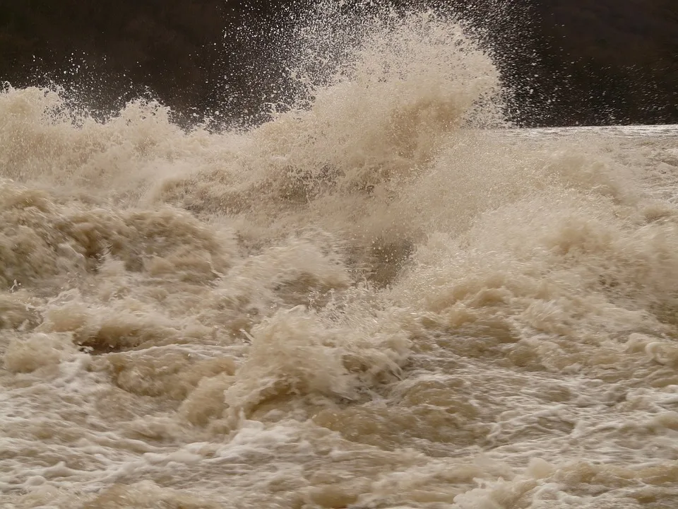 Hochwasser-Chaos in Europa: Drama an Dämmen und Evakuierungen!