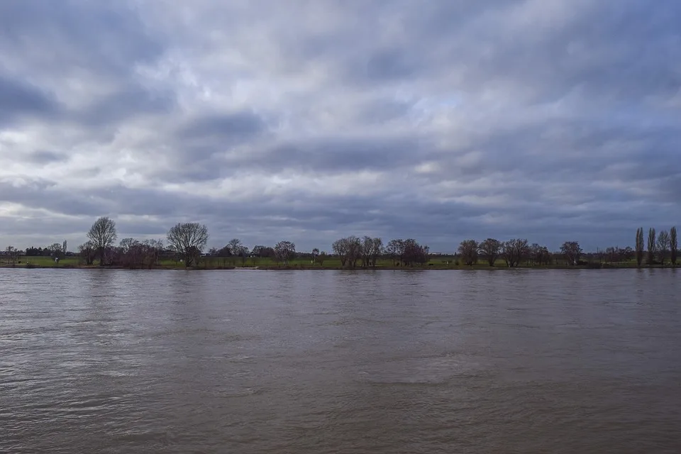 Hochwasser-Gefahr in Brandenburg: Ministerpräsident Woidke vor Ort!