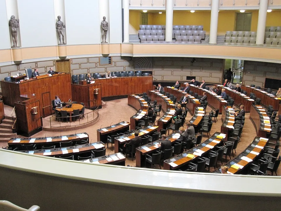 Hoecke Schummelt Sich Ins Parlament Afd Triumphiert In Thueringen.jpg