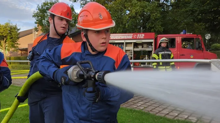 Jugendfeuerwehr Bedburg-Hau: Ein Tag voller Action und Einsatzbereitschaft