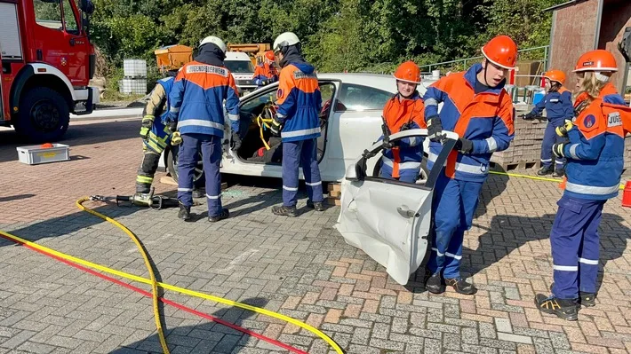 Jugendfeuerwehr Hünxe: 24 Stunden voller Action und Kreativität!