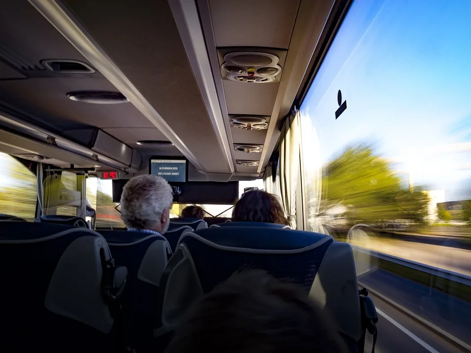 Kritik an Leverkusener Schnellbus X24: Umstieg sorgt für Chaos!