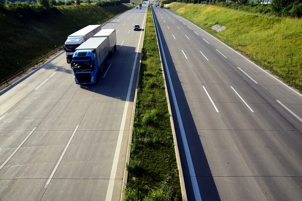 LKW-Brand auf der A 7: Vollsperrung zwischen Bad Hersfeld und Kirchheim