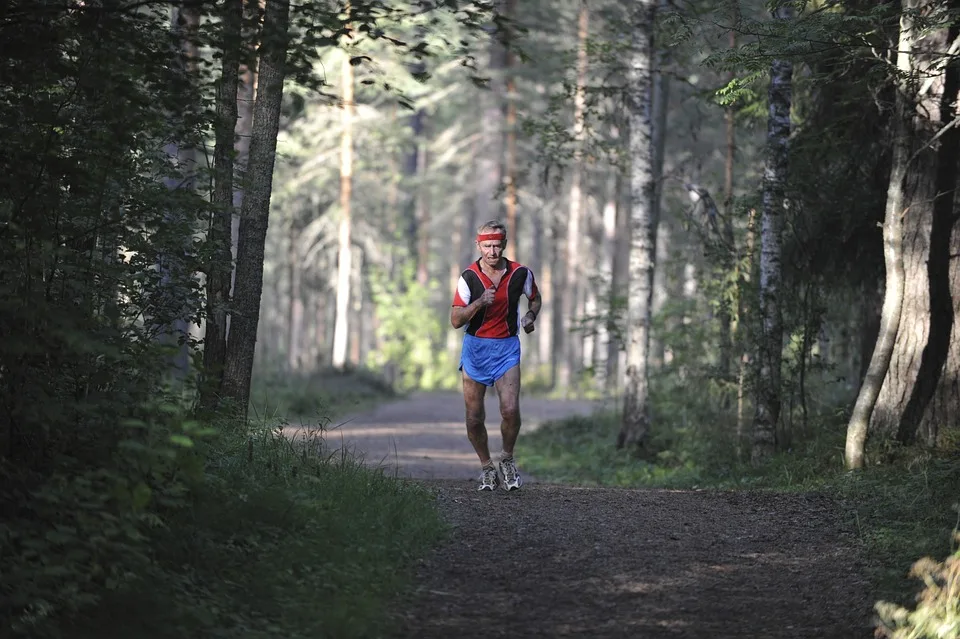 Läuferinnen jubeln beim Saarlouiser Sommerlauf: Spaß und Rekorde!