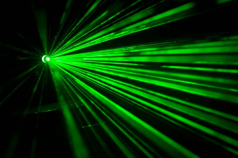 Laser-Attacke auf Pilot: Gefährlicher Zwischenfall am Flughafen Hannover!