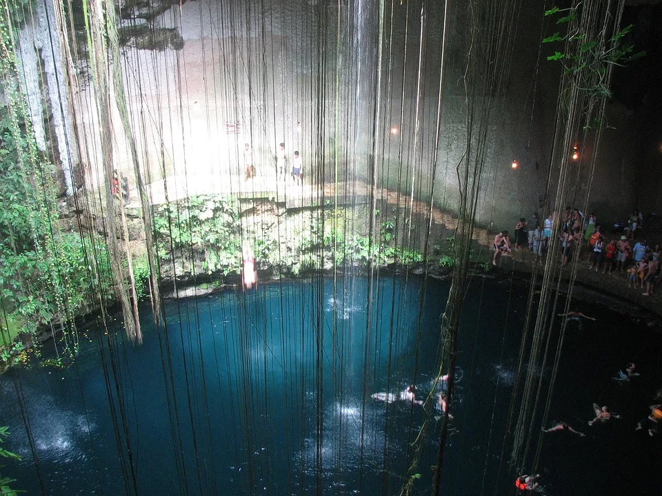 Martin Broen: Entdeckungen in den geheimnisvollen Cenotes Mexikos