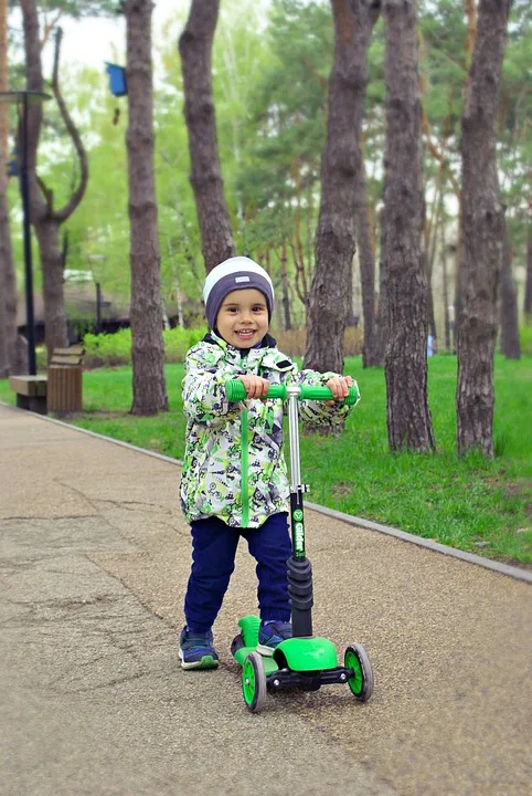 NEUE E-SCOOTER VON NAVEE: Sicherheit und Stil für die Straßen von morgen