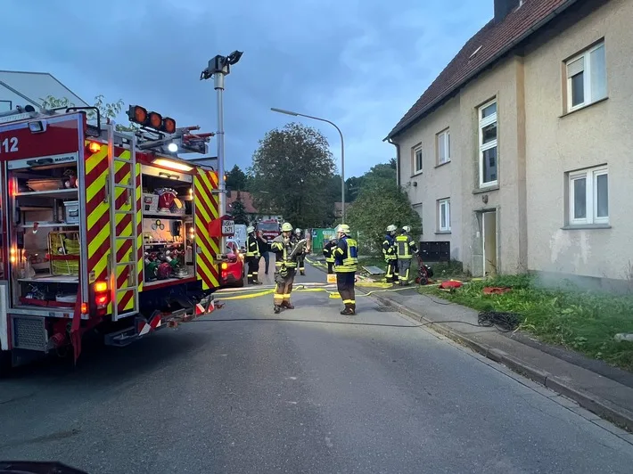 Neheim: Feuerwehr übt Rettungseinsatz im Abrisshaus