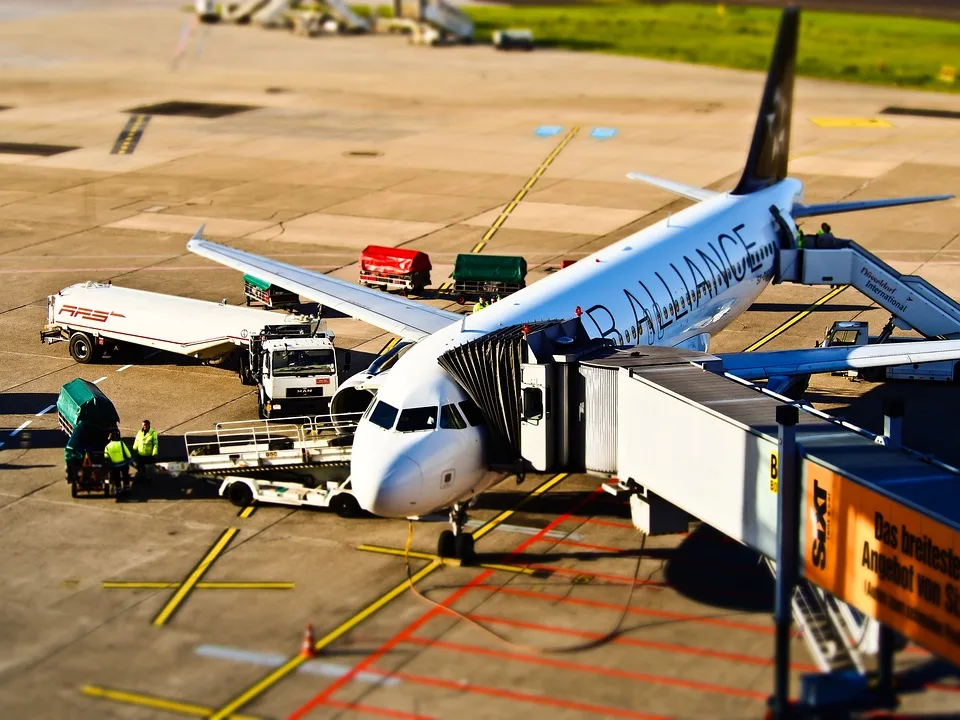 Neue E-Ladestationen am Flughafen Köln/Bonn: Einfach und schnell tanken!