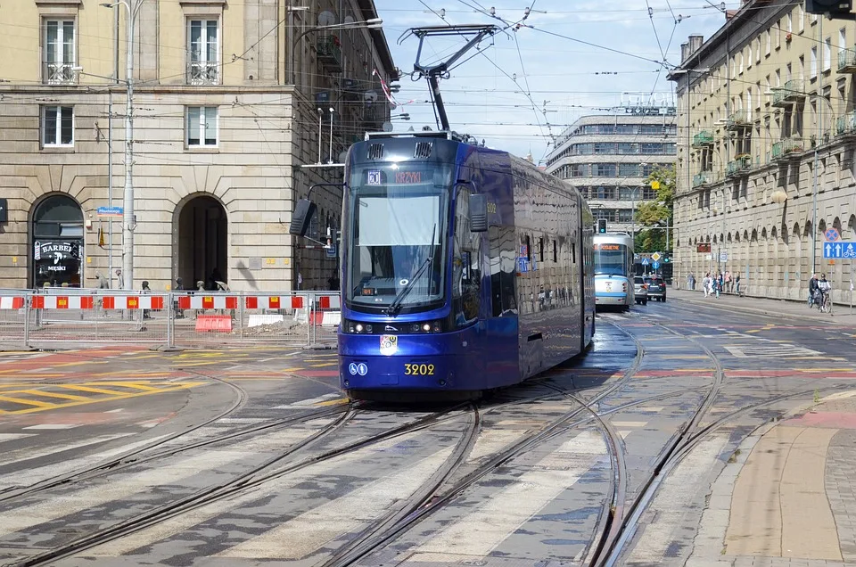 Neue Flexity-Straßenbahnen erobern Magdeburg: Jubiläumsausstellung morgen!