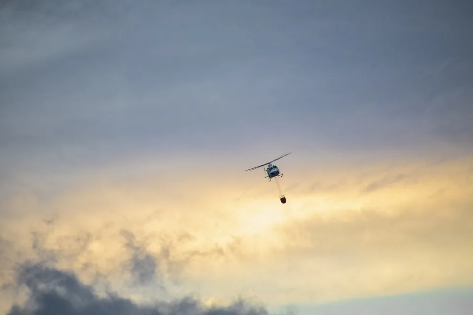 Polizei mit Hubschrauber: Drei Männer im Maisfeld nach Unfall gefasst!