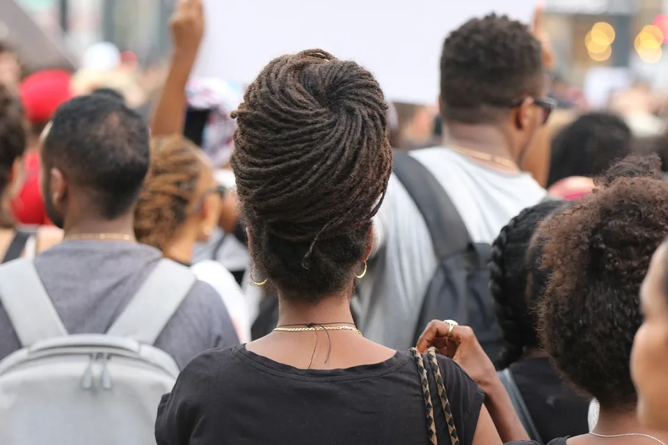 Protest in Bergisch Gladbach: Frauen fordern Sicherheit und Unterstützung!