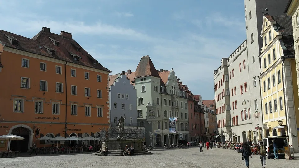 Regensburg vs. Münster: Die Kader im Duell der Aufstiegsrivalen!