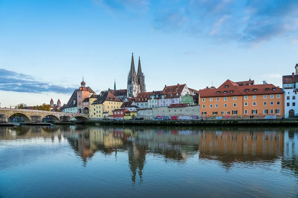 Regensburgs Herzogssaal: Nazi-Wandteppich wird abgehängt