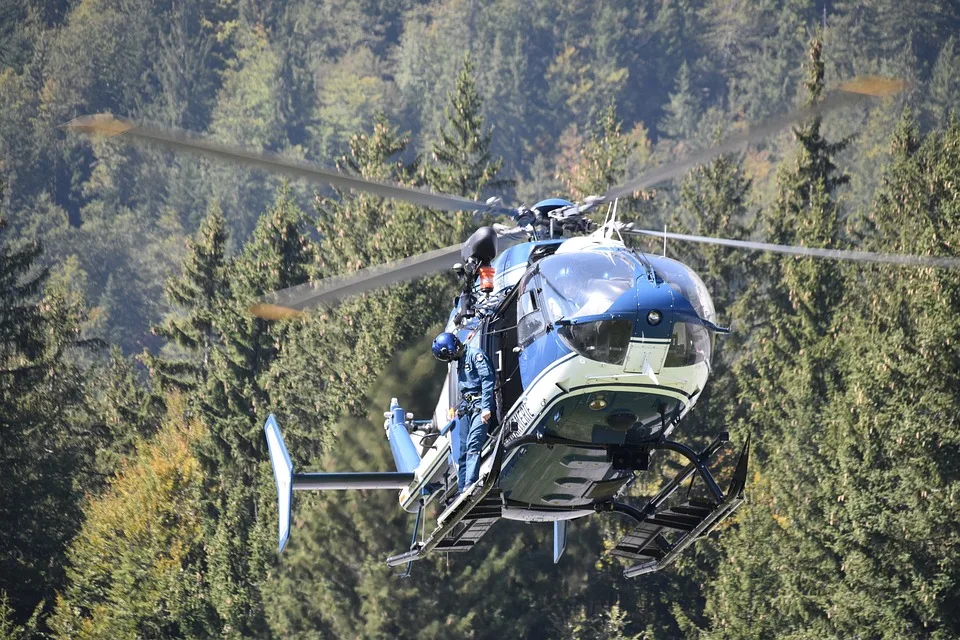 Rettungshubschrauber landet erstmals auf Rexroth-Gelände in Lohr