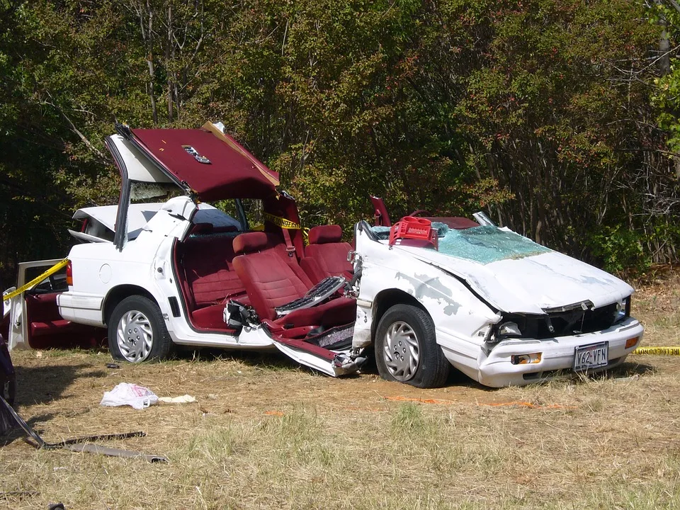 Schock-Unfall in Römerberg: Zwei Autofahrer bei Kollision verletzt!