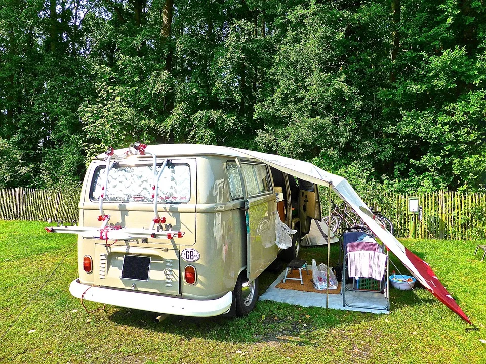 Schock! Wohnmobil-Unfall bei Manderscheid – Fahrer verletzt gerettet