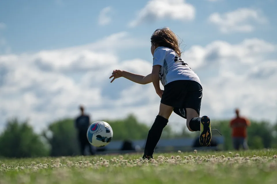 Sekundarschule im Dreiländereck: Fußballteam startet mit 16:0-Sieg!