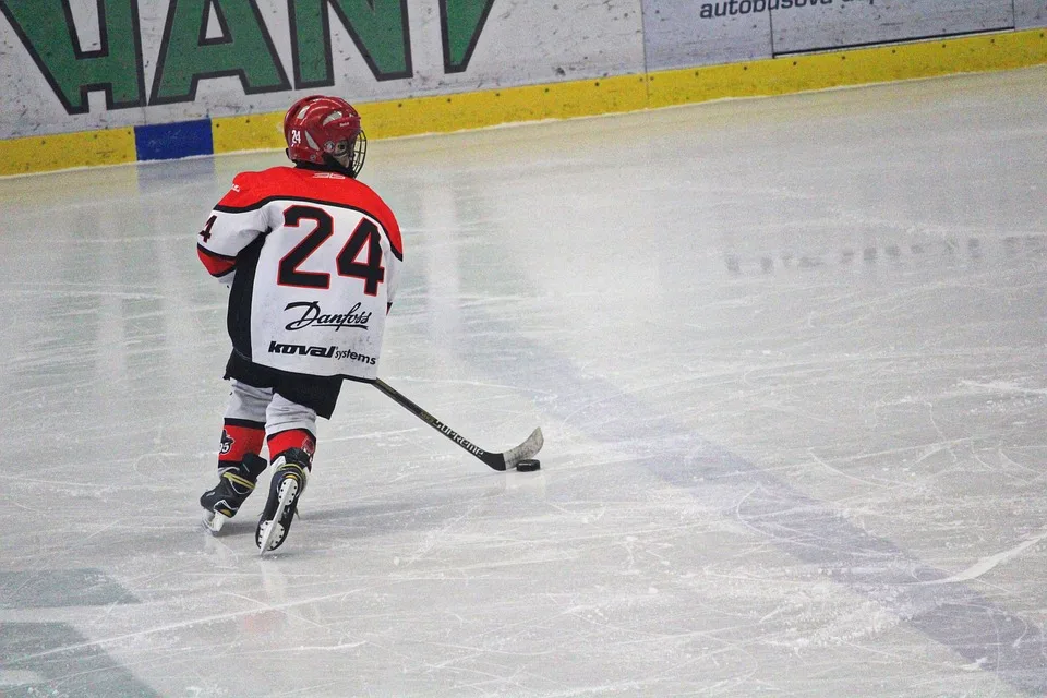 Spannendes DEL2-Duell: Lausitzer Füchse sichern sich knappen 3:2-Sieg!