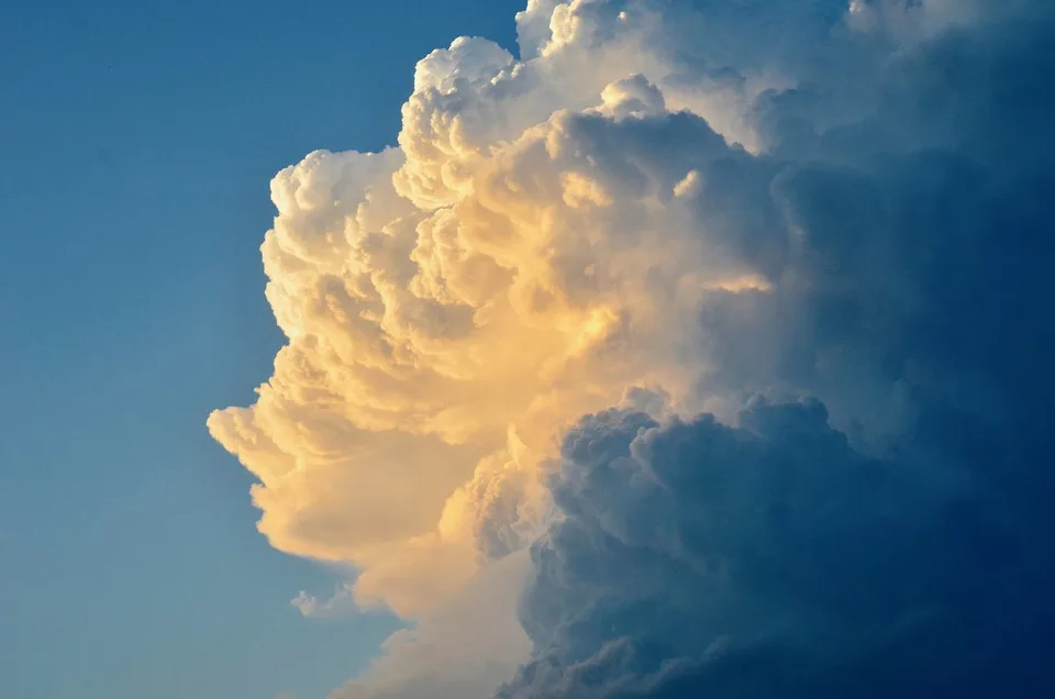 Starkes Gewitter in Cham: DWD warnt vor Blitz und Überschwemmungen