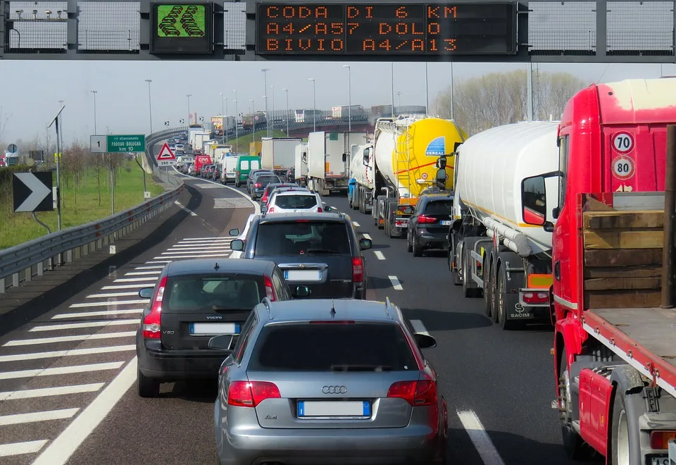 Stau-Alarm auf der Norderelbbrücke: Nur ein Fahrstreifen befahrbar!