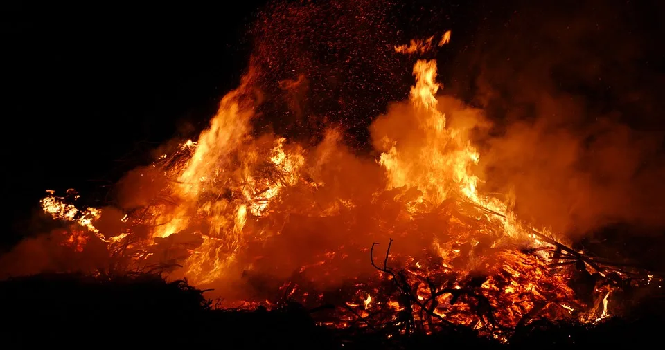 Tragischer Brand in Isernhagen: Leblose Person in Wohnung entdeckt!