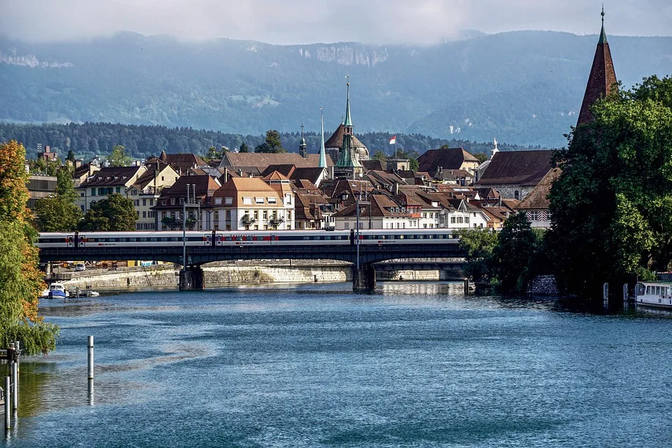 Tragödie in Füssen: 72-Jährige von Zug erfasst – Warum ignorierte sie die Schranken?