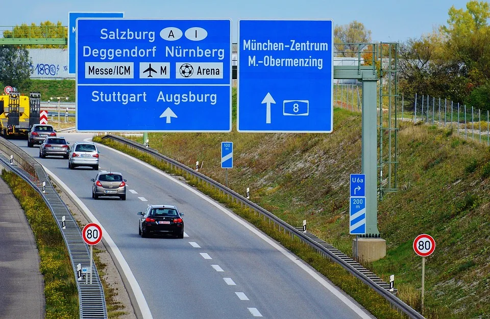 Überleitungschaos: Auffahrunfall auf A8-A81 mit mehreren Verletzten