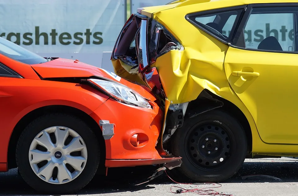 Unfall in Gaarz: Fahrer leicht verletzt – Kurve bleibt gefährlich!